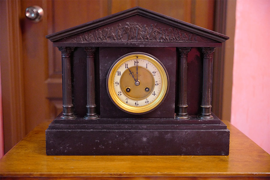 2 Holes Mantel Clock