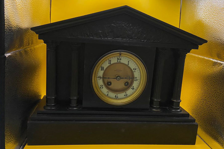 2 Holes Mantel Clock