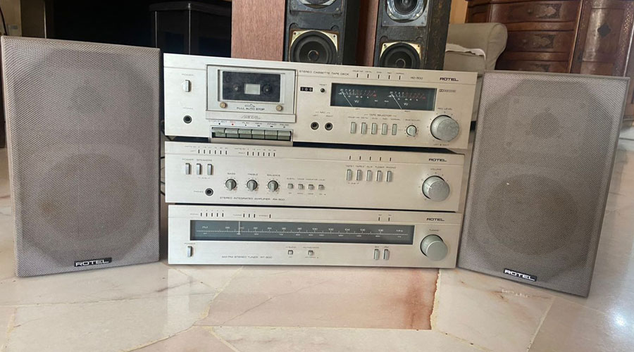 Rotel Cassette Player With Amplifier And Speakers