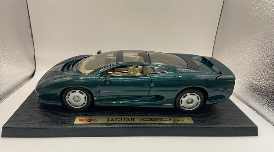 Jaguar XJ220 Toy Car(1992)
